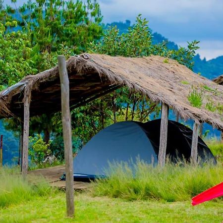Kitabi Ecocenter Hotel Gabegi Buitenkant foto