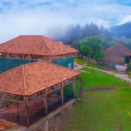 Kitabi Ecocenter Hotel Gabegi Buitenkant foto