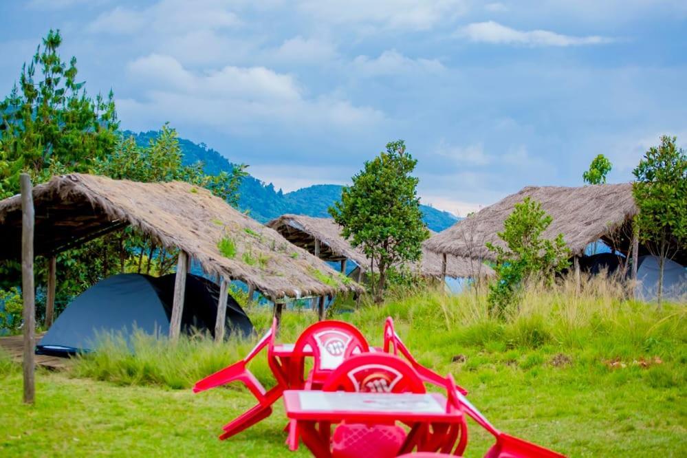 Kitabi Ecocenter Hotel Gabegi Buitenkant foto