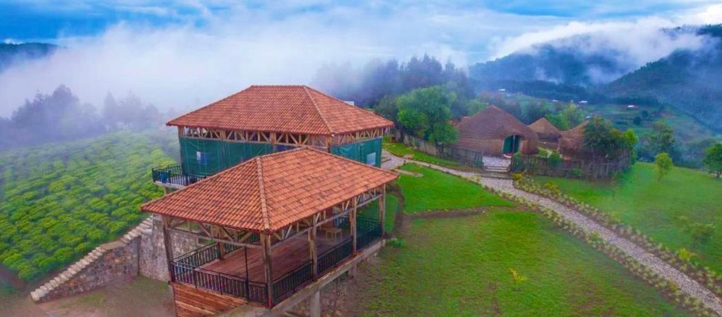 Kitabi Ecocenter Hotel Gabegi Buitenkant foto