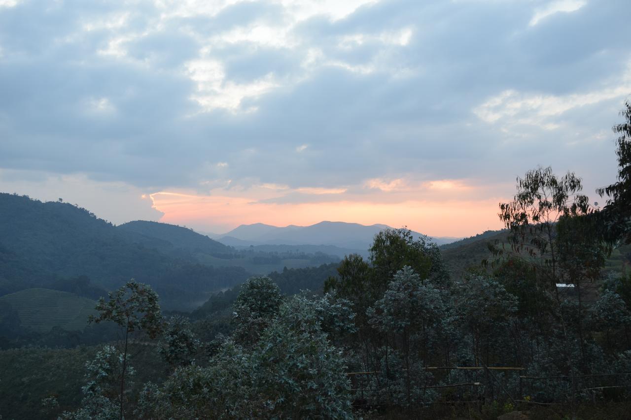 Kitabi Ecocenter Hotel Gabegi Buitenkant foto