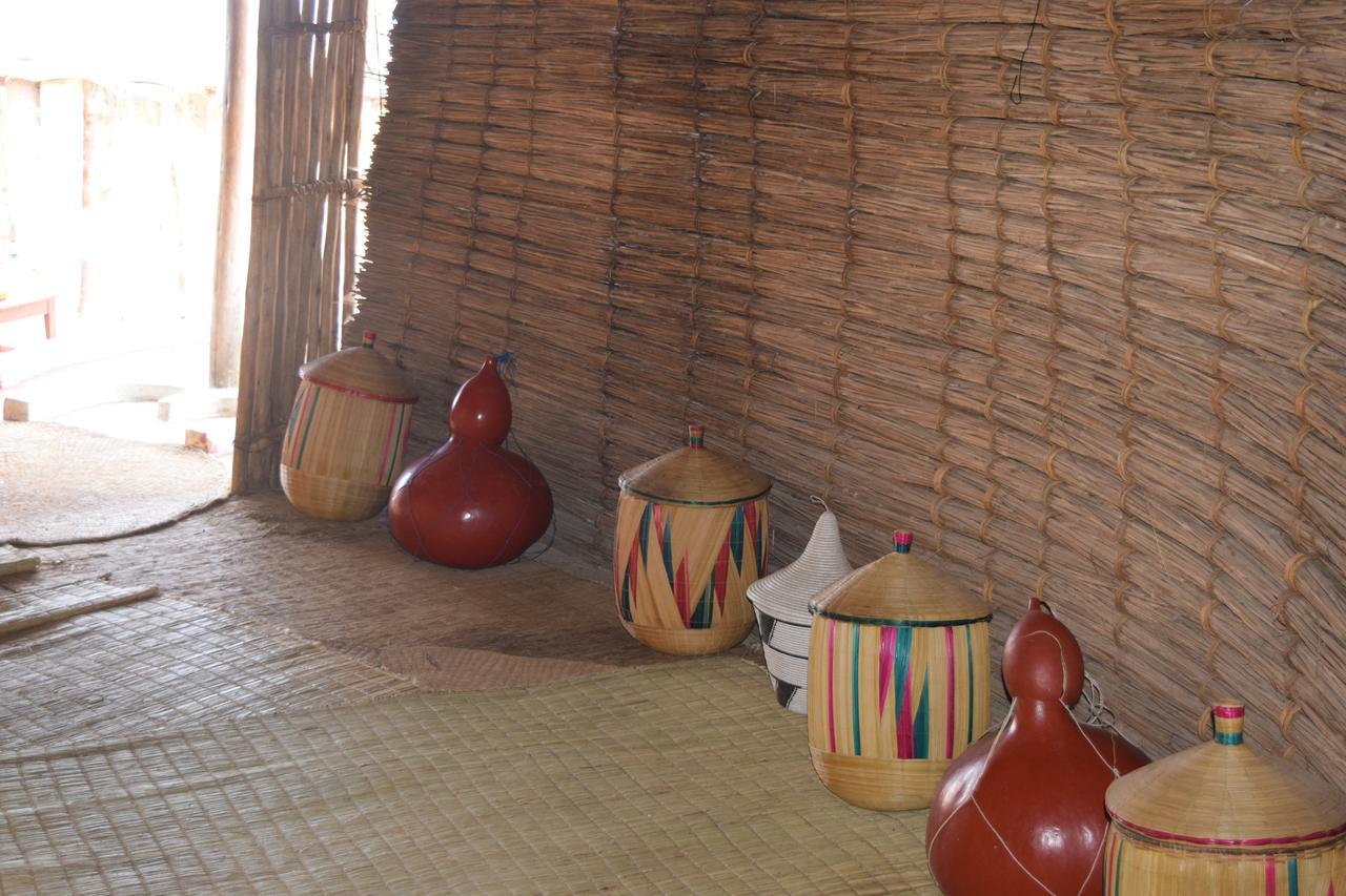 Kitabi Ecocenter Hotel Gabegi Buitenkant foto