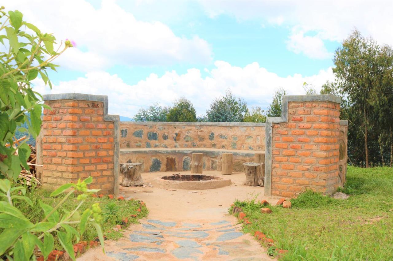Kitabi Ecocenter Hotel Gabegi Buitenkant foto